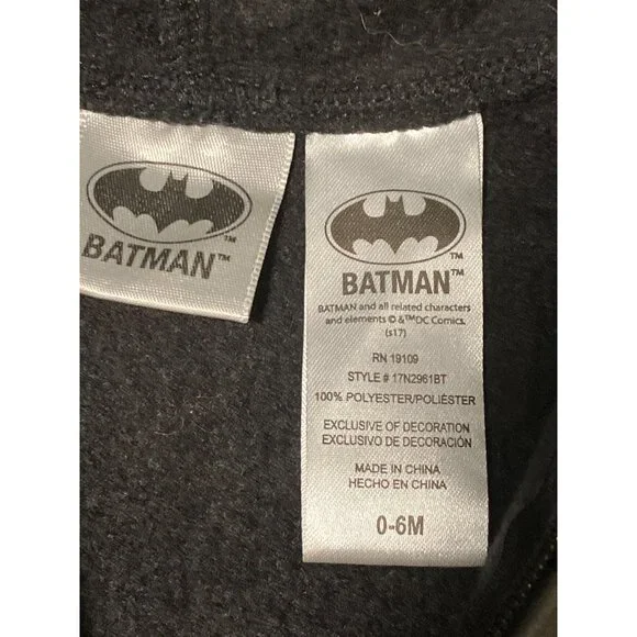 Baby Batman Hooded Romper With Cape 0-6M  Batman Themed  HALLOWEEN Costume - Picture 3 of 5